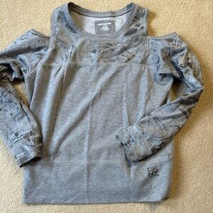 DKNY Sweatshirt Soft Cotton peek a boo Shoulder